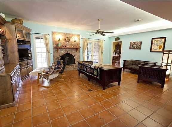2nd image of 133 Teche Dr