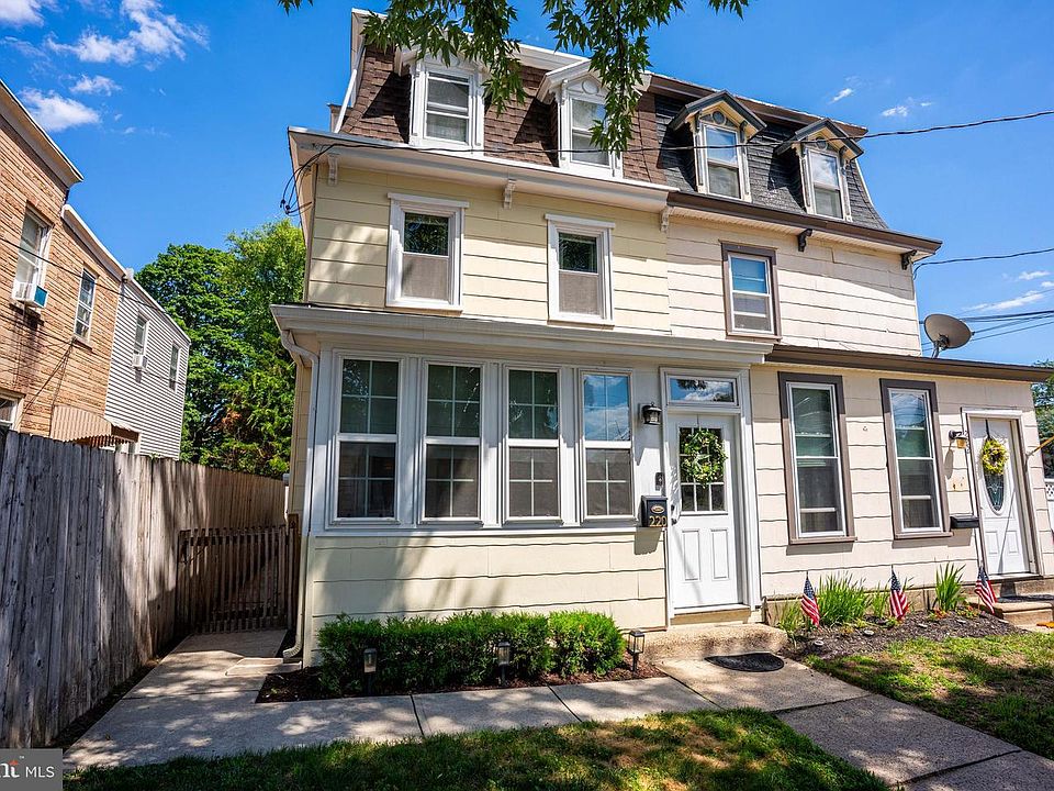 1st image of 220 Broad St