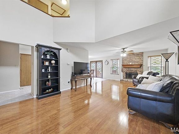 3rd image of 3423 Charleston Place Ct