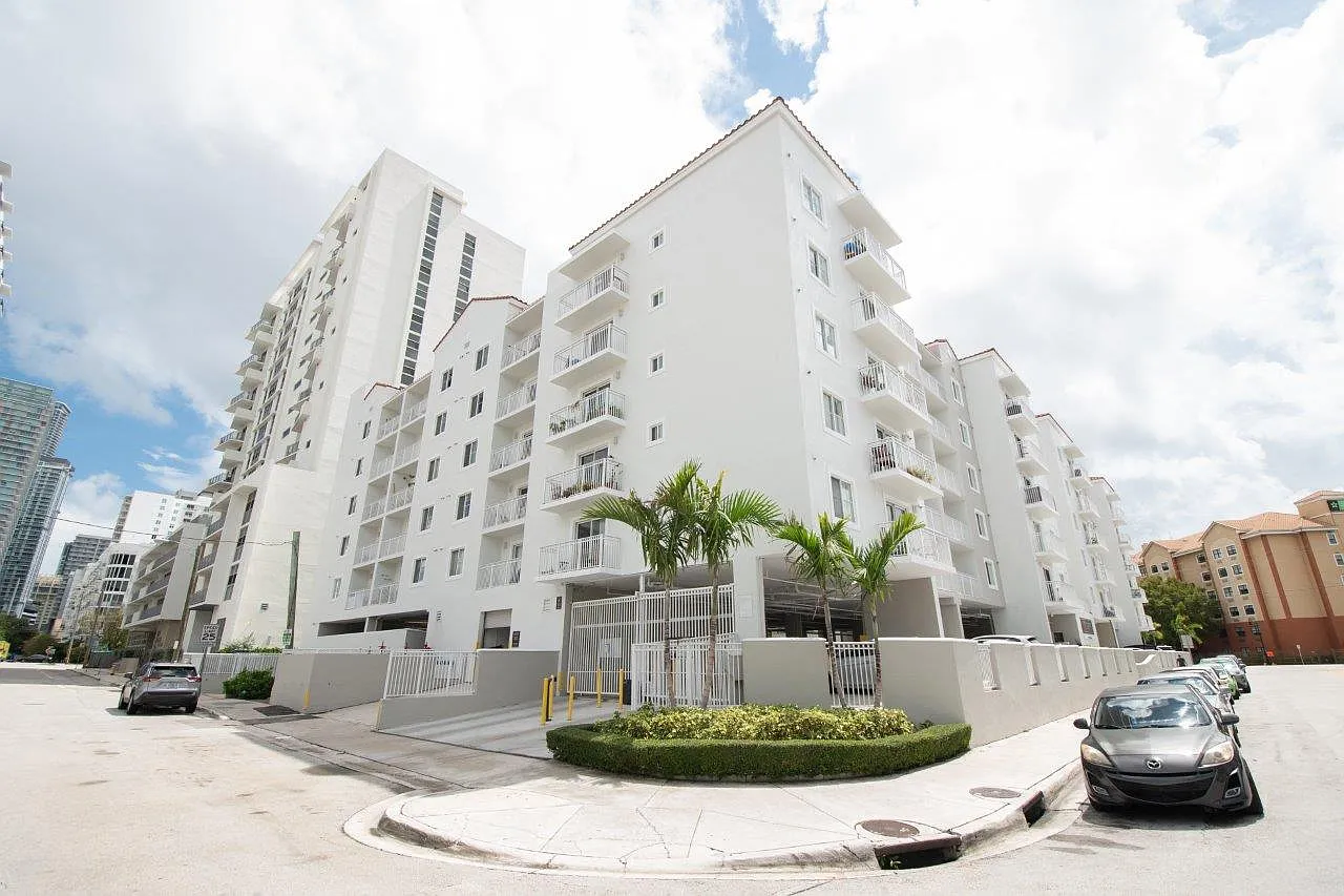 Legacy at Brickell — Photo 2