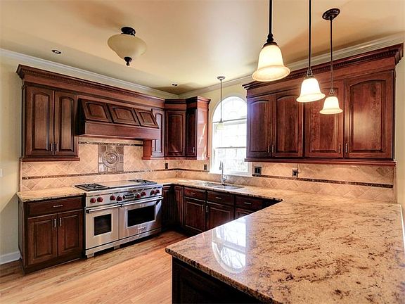 3rd image of 3408 Fairway Ct