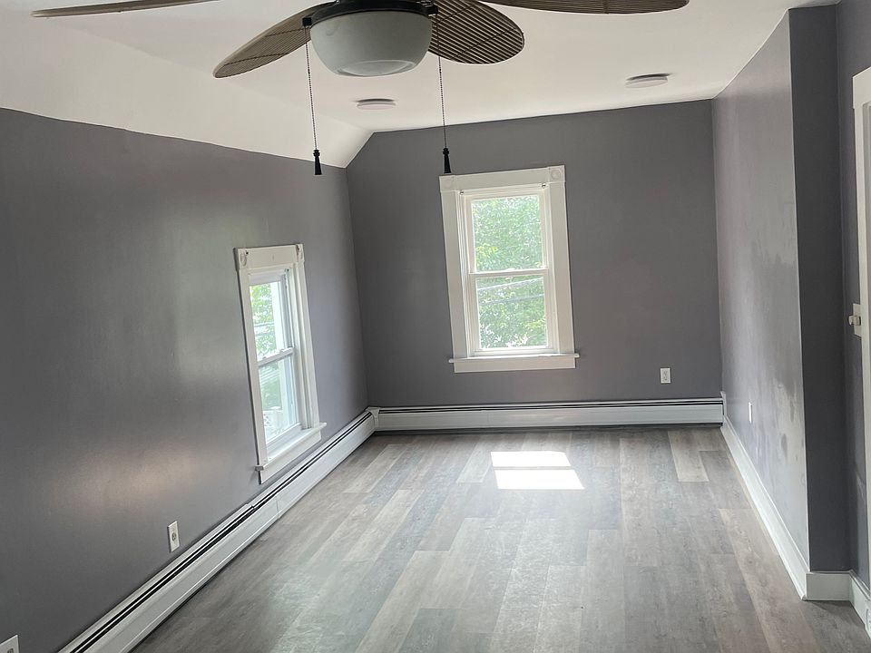 2nd image of 320 Cottage St #2