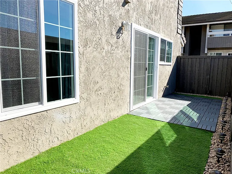 55 Streamwood — Photo 19