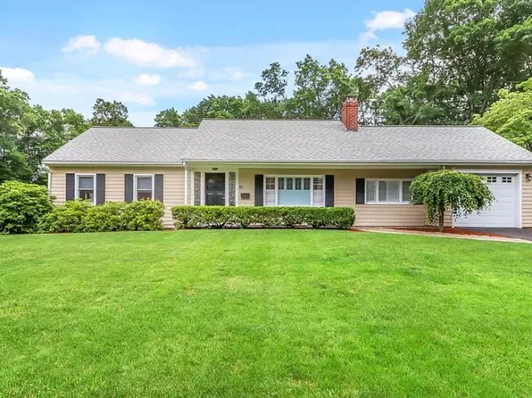 86 Croft Regis Rd, Westwood, MA 02090