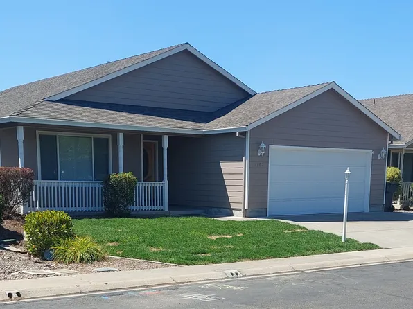 2102 Lara Ln, Central Pt, OR 97502