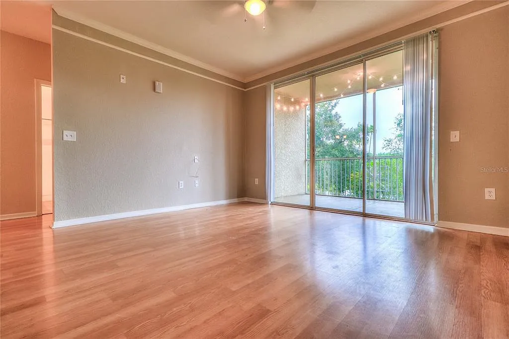2 bed, 2.0 bath, 1032 sqft, $1,545 — Photo 3