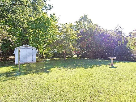 3rd image of 1302 Guest St