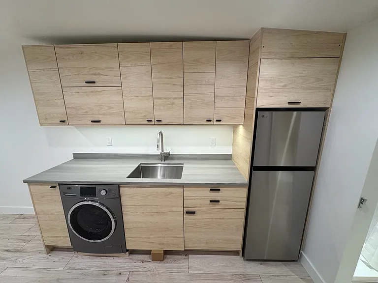 421 S Ditmar St #B — Photo 8
