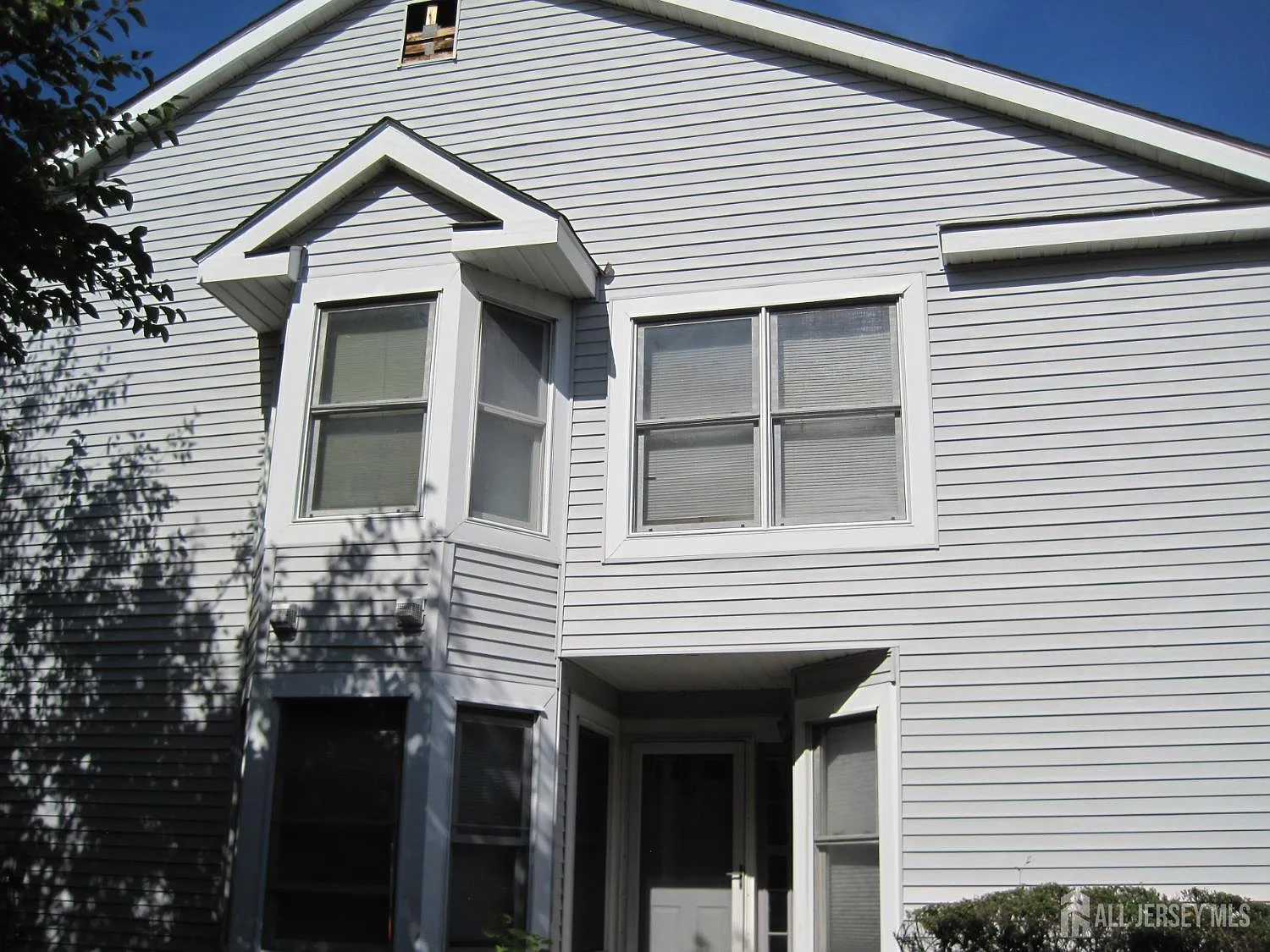 2 bed, 2.5 bath, 1835 sqft, $3,300 — Photo 2