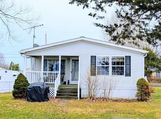 6561 Failing Shores Ln, Three Mile Bay, NY
