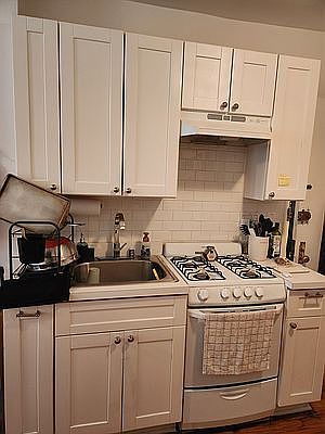 3rd image of 334 E 73rd St APT 3C