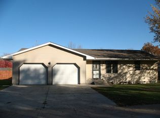 211 Coady St, Shelton, NE 68876