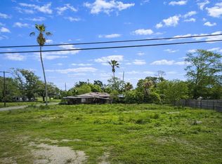 2514 8th St, Orange, TX 77630