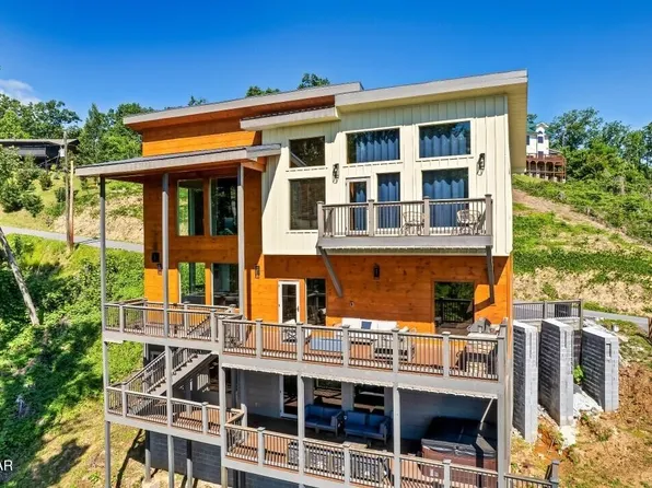 850 Chestnut Dr, Gatlinburg, TN 37738