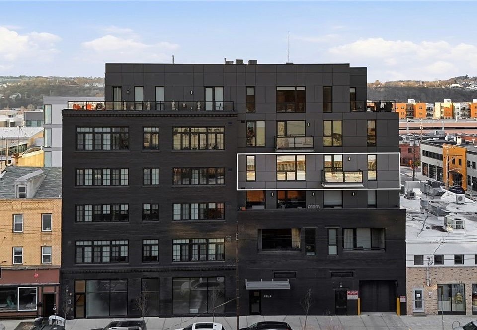 1st image of 2545 Penn Ave Unit 403