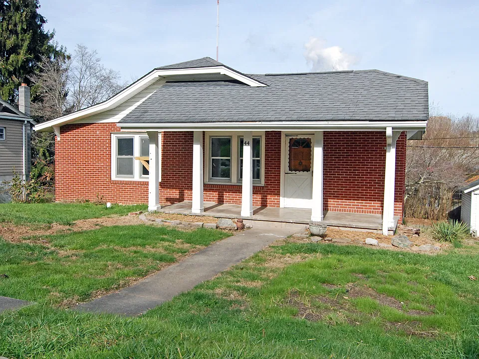 138 Birch St