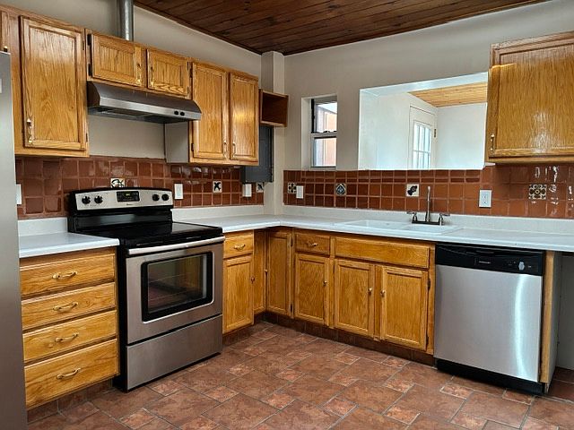1st image of 333 Villeros St
