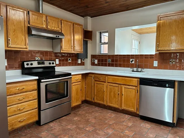 333 Villeros St