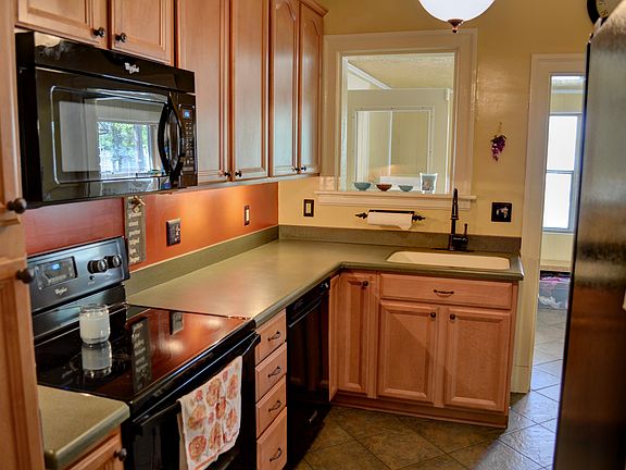 4th image of 3937 Boone Park Ave