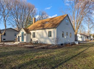 240 Lynn Rd SW, Hutchinson, MN 55350