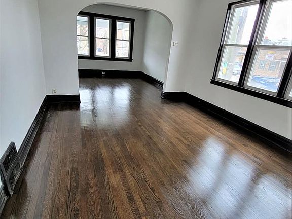 3rd image of 2530 S 60th Ct