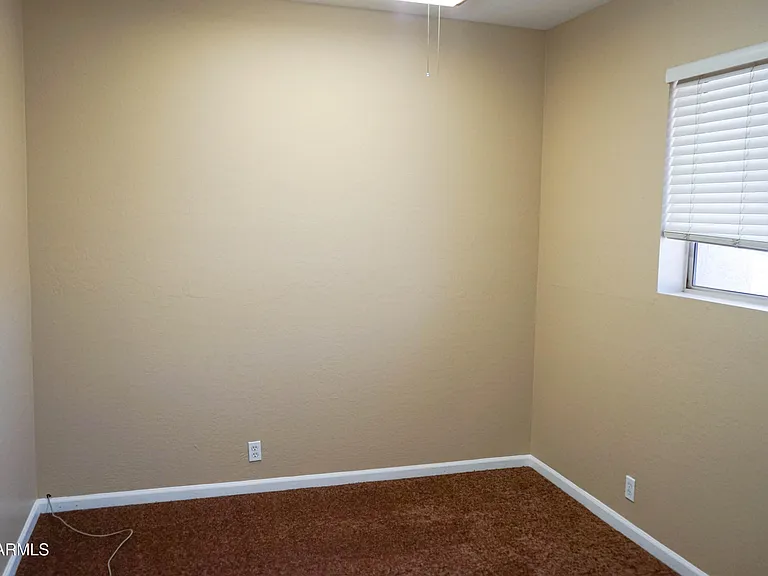 541 N Danielson Way — Photo 62
