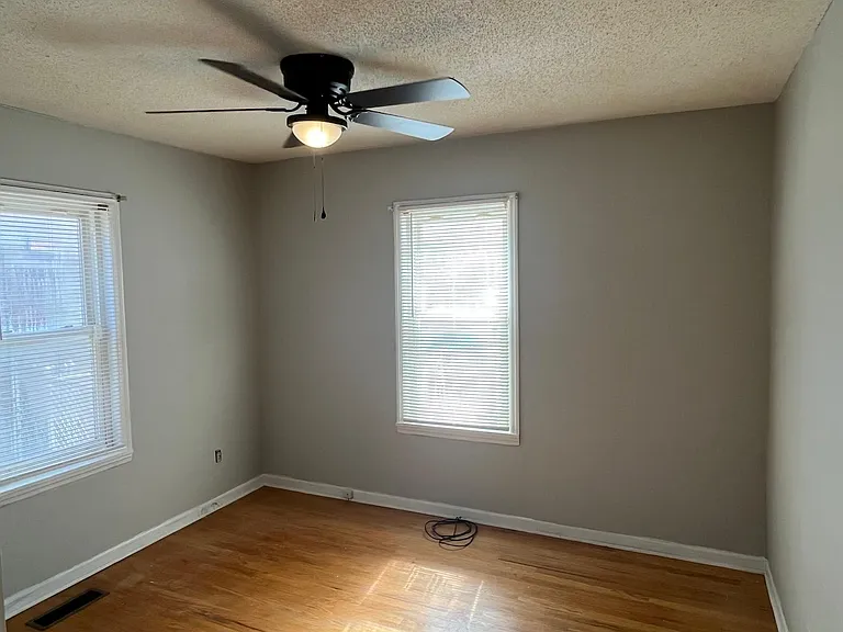 6148 Laura Ave — Photo 38