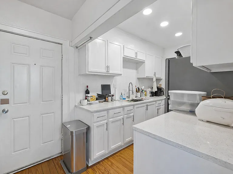 1202 E 29th St — Photo 35