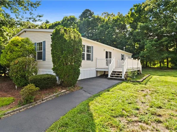 8 Lisas Way, Coventry, RI 02816