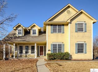 2006 S 194th St, Omaha, NE 68130