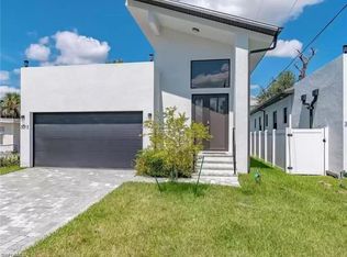 3013 Lunar St, Naples, FL 34112