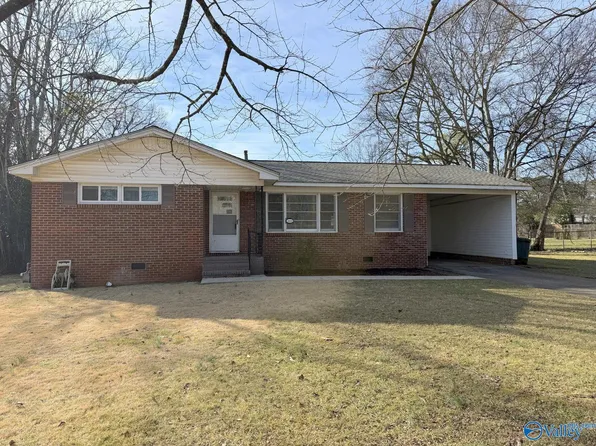 1607 Club View Dr NW, Huntsville, AL 35816