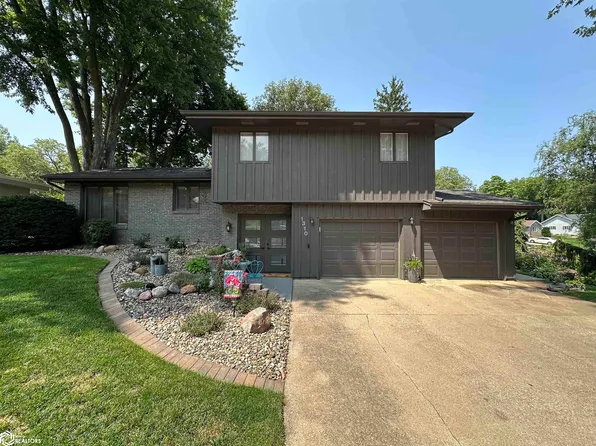 1310 Onyx Dr, Harlan, IA 51537