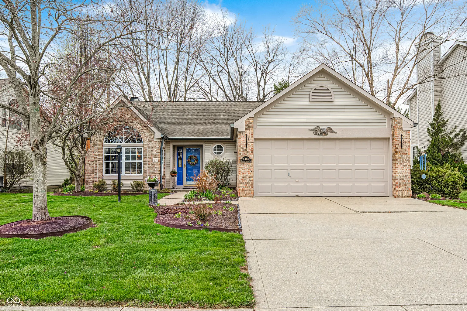 6468 Hunters Green Ln photo 1