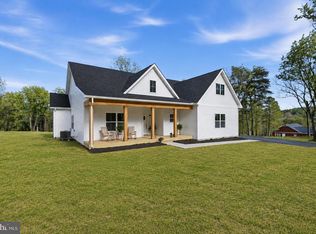 825 Avanti Dr, Bunker Hill, WV 25413