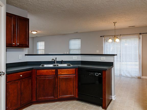 Rich Kitchen Details