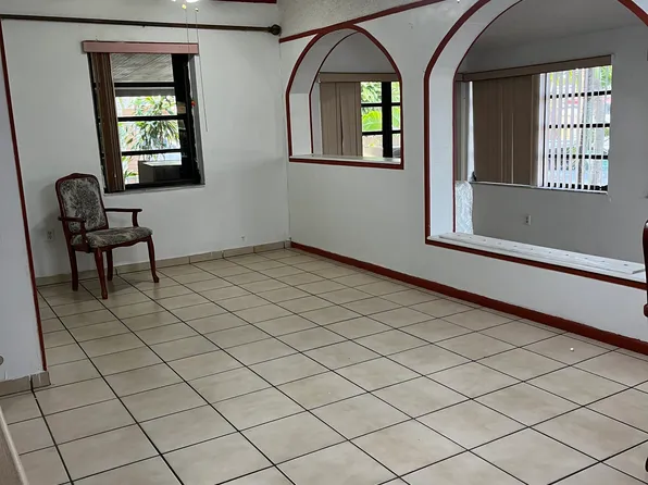 50 E 44th St, Hialeah, FL 33013