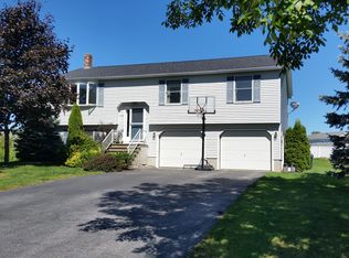 171 Laurel Cir, Bangor, ME 04401