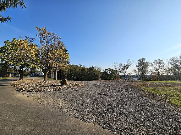 4th image of 11 Highland Rd