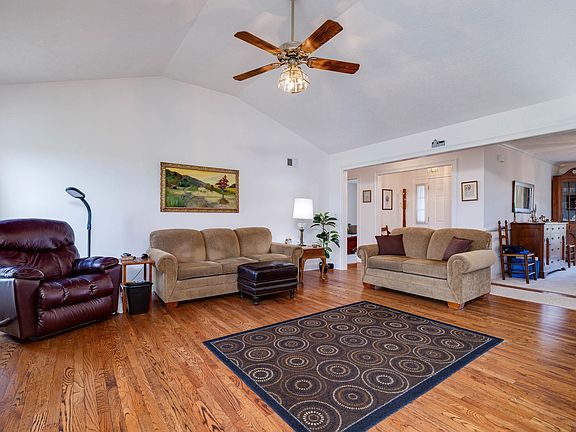 2nd image of 2915 Nutmeg Ct