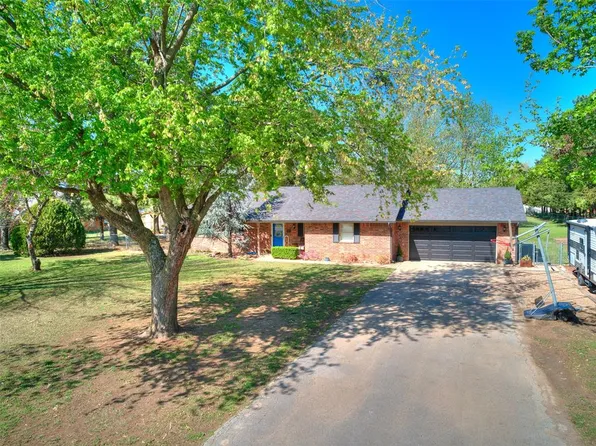 4 Limousin Ln, Shawnee, OK 74804