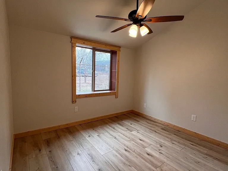 415 E Ashurst Ave — Photo 11