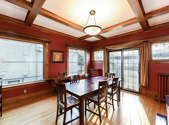 4th image of 615 Woodbine Ave