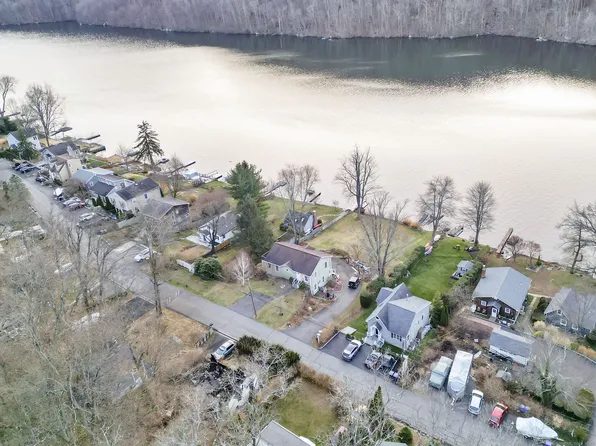 54 Lavelle Avenue, New Fairfield, CT 06812