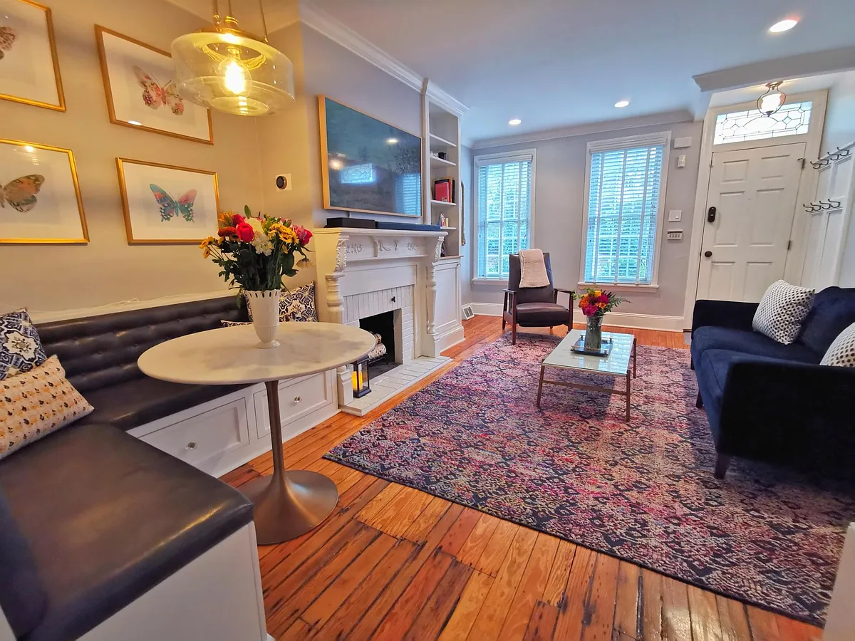 Living Room - 320 S Fawn St