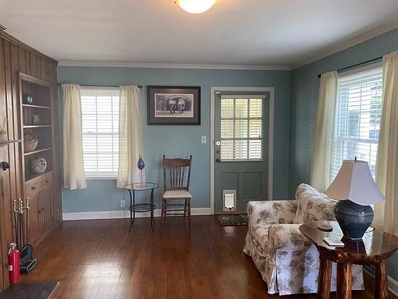 4th image of 219 Century Ct
