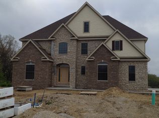 532 Lake Park Dr, Valparaiso, IN 46385