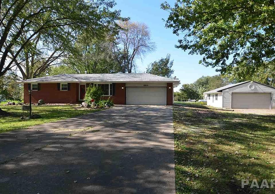 1st image of 8815 N Willow Dr