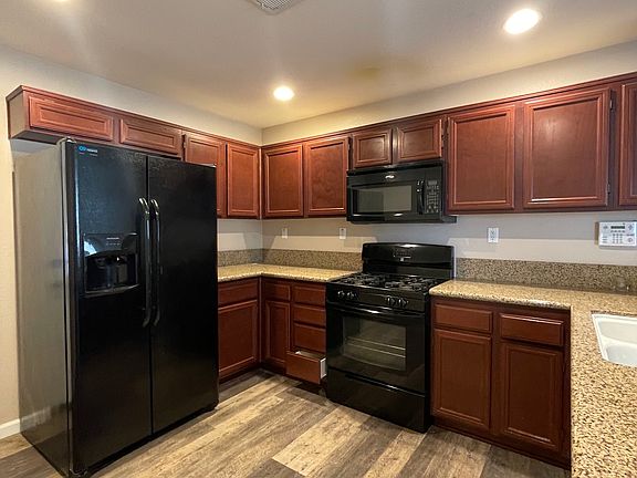 3rd image of 642 W Brewer Rd APT 23