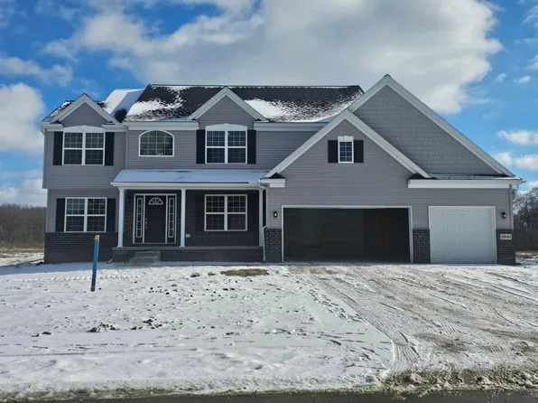 10649 Valley View Dr, Saline, MI 48176